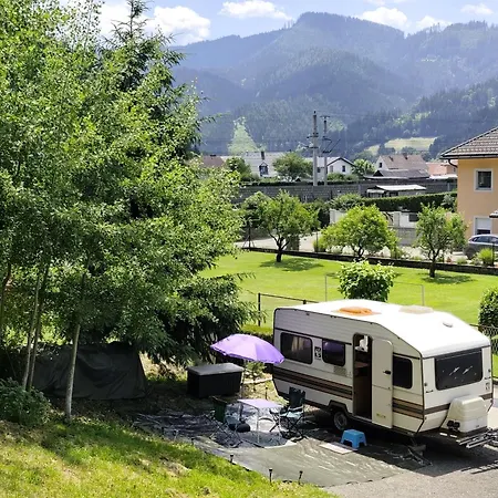 Tiny Anna's Cozy Near Redbull Ring キャンプ場 *